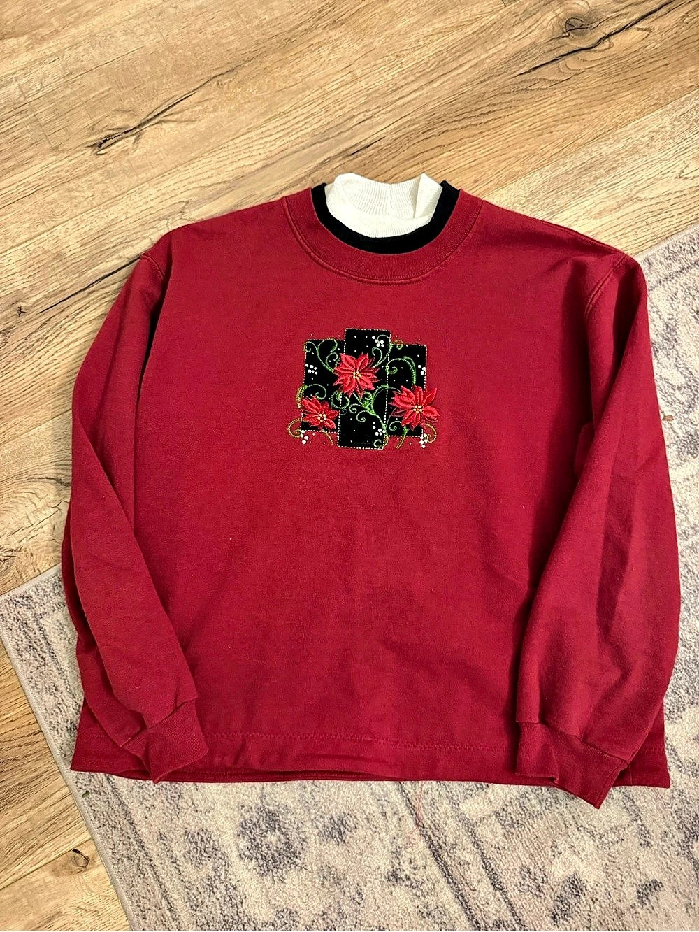 Top Stitch Floral Embroidered Sweatshirt Size Medium